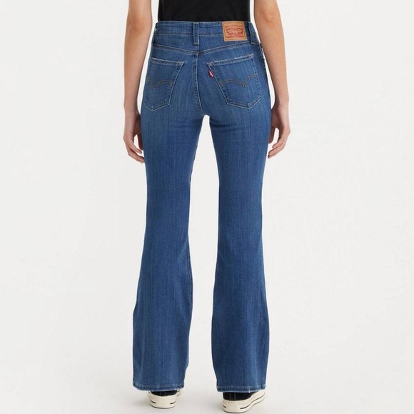 Levi's 726 Flare Womens Jeans in color Take A Walk 30x32 - Picture 5 of 13